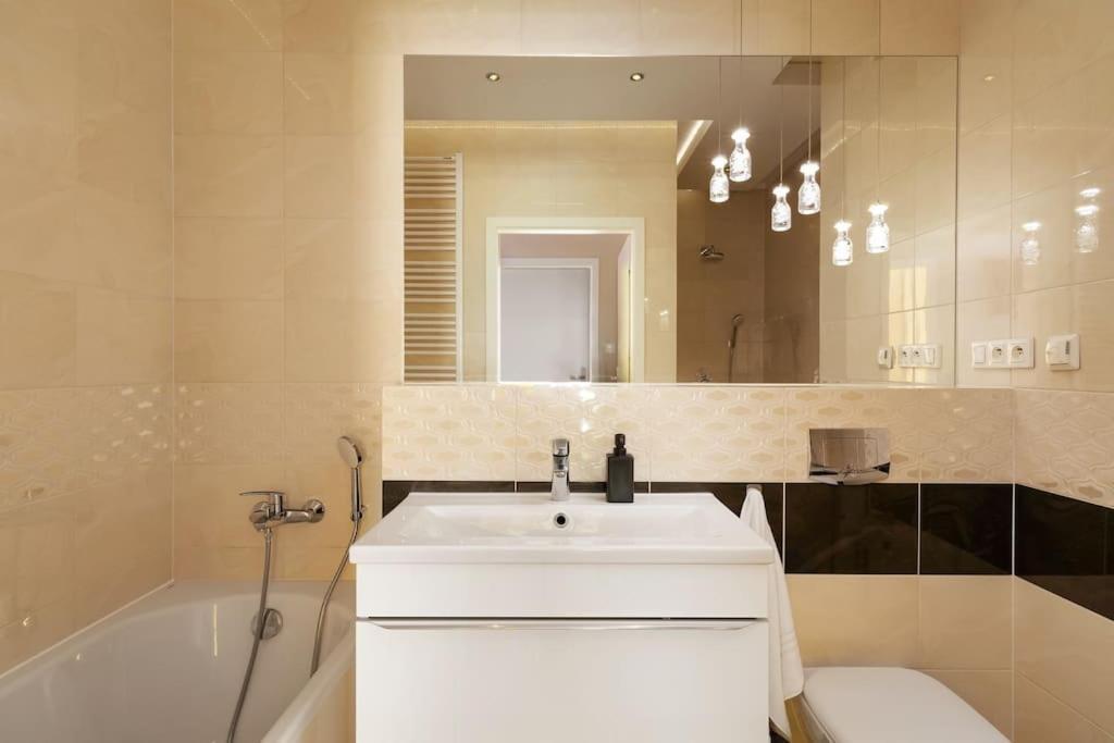 Appartement Chic Et Moderne Poznań Esterno foto